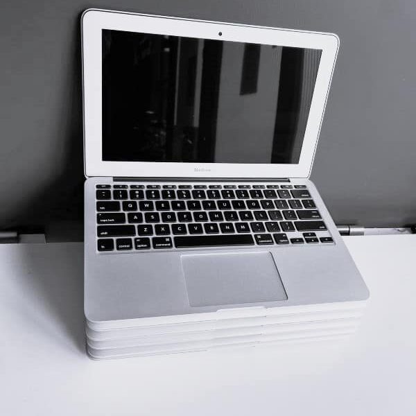 Apple Macbook