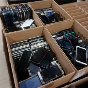 Broken Smartphone Batch Mix Samsung, HUAWEI, OPPO, LG, HTC and More Work Phones are included Grade: C & C+