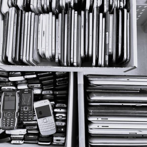 PARTIJ Kapotte tablets/smartphones/telefoons