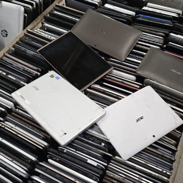 Tablets – With Good Screens Screens: Good Condition: untested Brands: Asus | Lenovo | Dell... Model: Mix List: Without Stock: 500x Units Price: 6.95 Euro Location: 🇩🇪 Germany