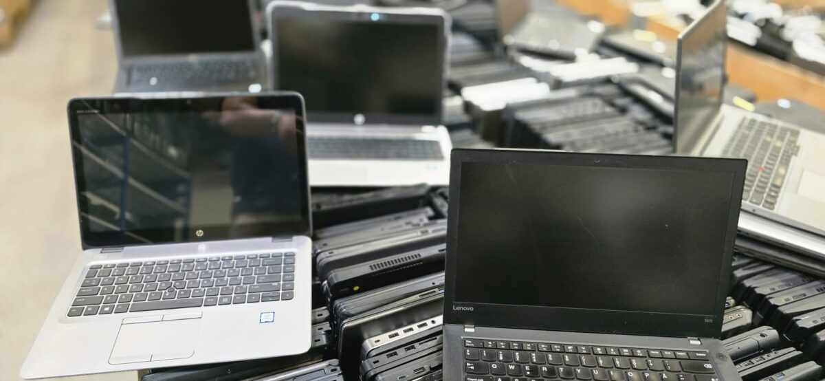 Brand: Lenovo,HP , Dell CPU: i5 (6th and 7th Gen) Grade: C+/ B- Quantity: 100 units Location: Germany🇩🇪 Motherboards: 50–60% working Screens: Mixed – good and broken Condition: For quick repair