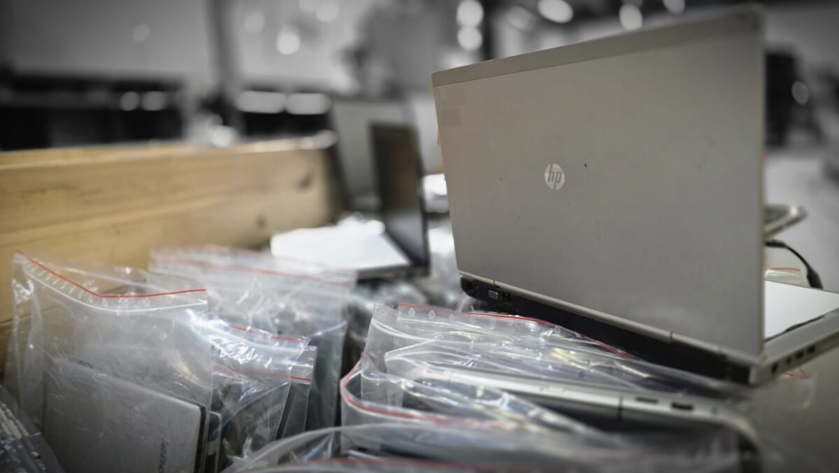 * i3, i5, i7 (3st Gen) * 4GB, 6GB, 8GB RAM * 320GB HDD * QWERTY * Grade B, B+ * Includes RAM & Battery