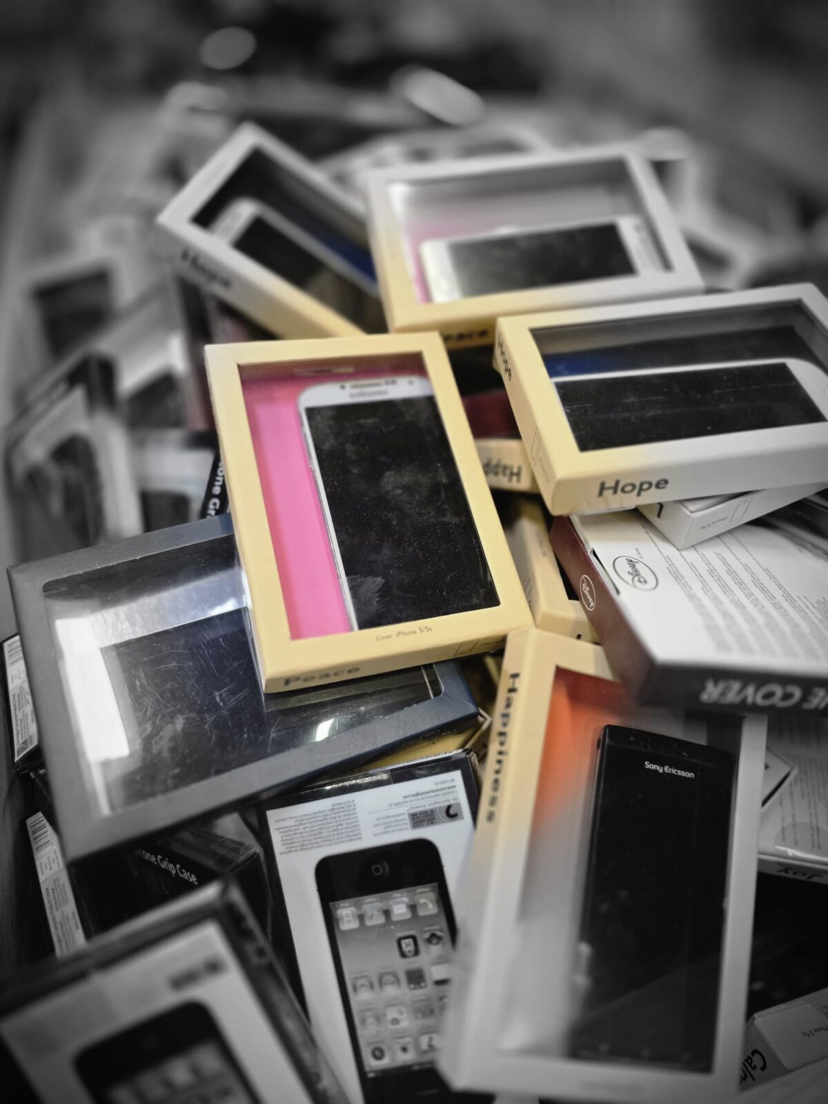 Samsung, Oppo, HTC Smartphones Visually Checked - Image 3