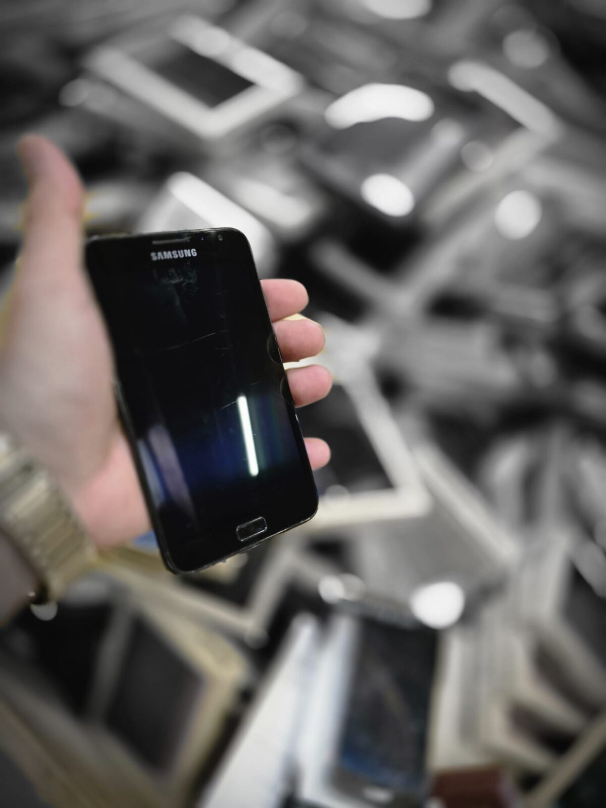 Samsung, Oppo, HTC Smartphones Visually Checked - Image 6