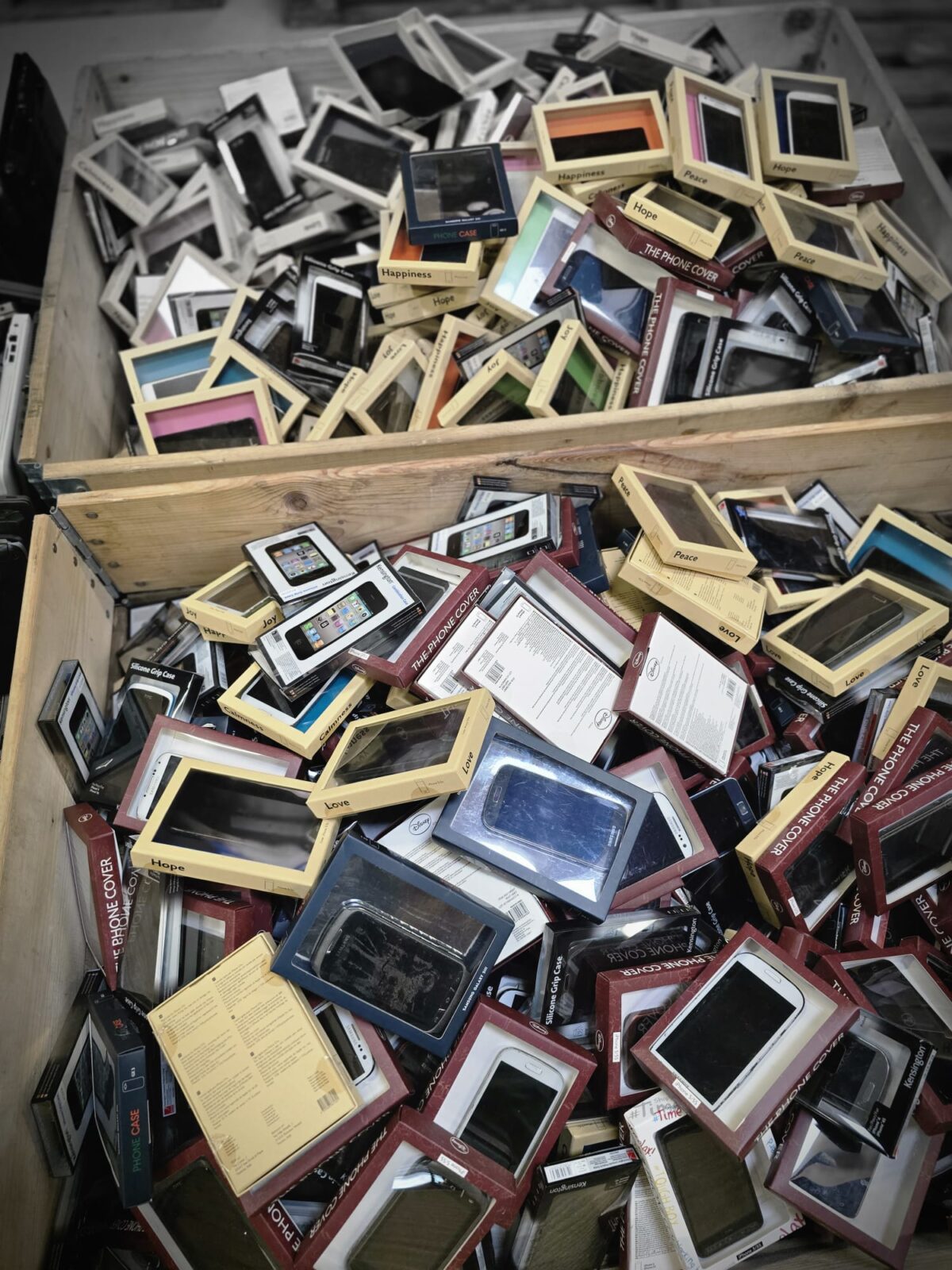 Samsung, Oppo, HTC Smartphones Visually Checked - Image 4